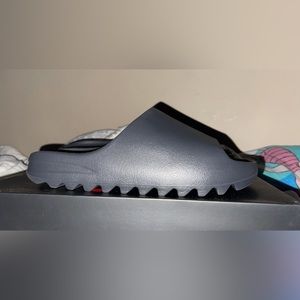 Yeezy slides Onyx